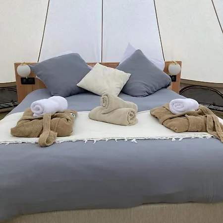 Luxusní stan Tente Luxe Avec Jacuzzi Vue 3 *