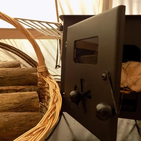 Tente Luxe Avec Jacuzzi Vue 3 Luxury tent