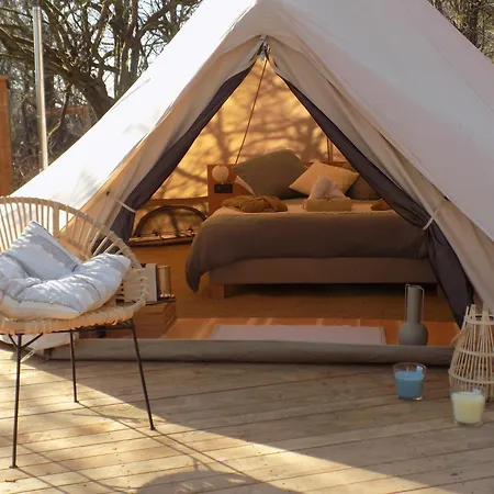 Luxusní stan Tente Luxe Avec Jacuzzi Vue 3