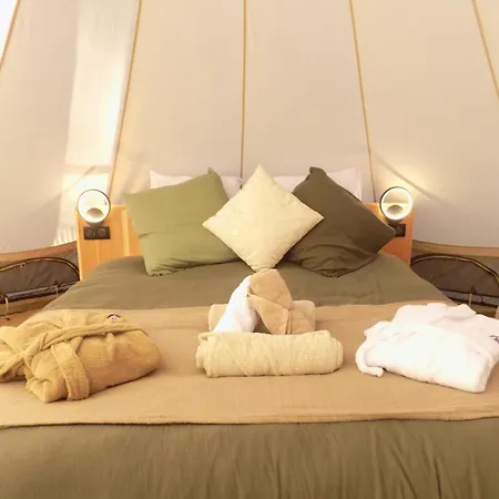 Tente Luxe Avec Jacuzzi Vue 3 Luxury tent *