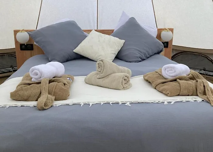 Campismo de Luxo Tente Luxe Avec Jacuzzi Vue 3 *