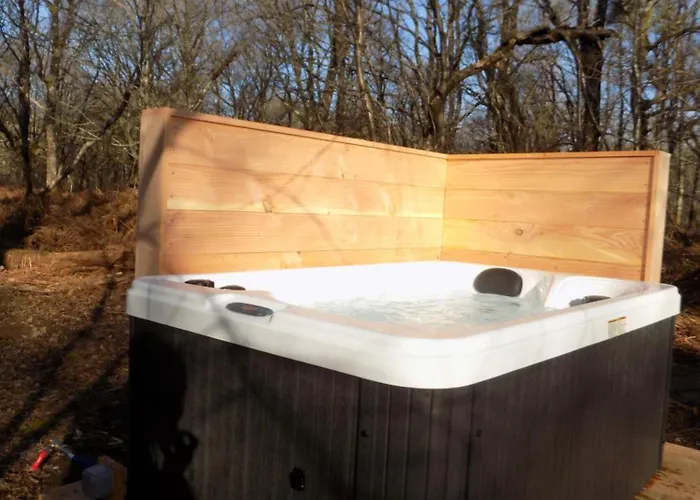 Campismo de Luxo Tente Luxe Avec Jacuzzi Vue 3 Le Vigeant