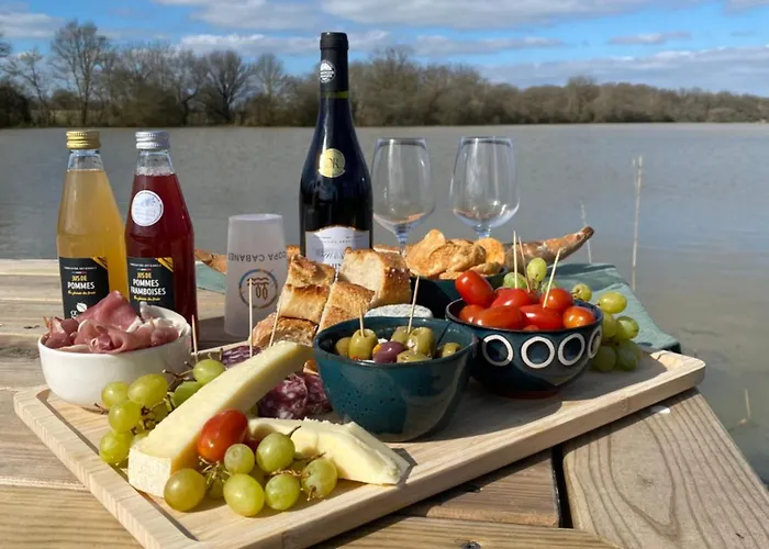 Tente Luxe Avec Jacuzzi Vue 3 Campismo de Luxo Le Vigeant