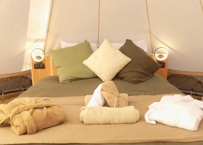 Tente Luxe Avec Jacuzzi Vue 3 Campismo de Luxo *